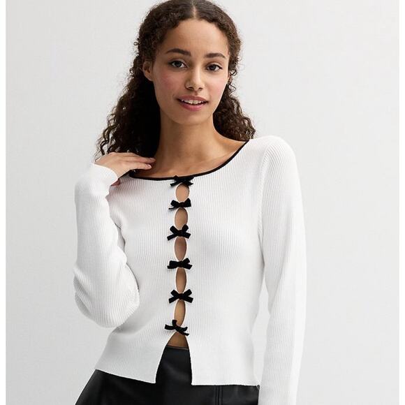 Harper & Ivy White Bow Front Sweater XL Black Trim Cropped Coquette Kawaii Cute - Picture 1 of 10